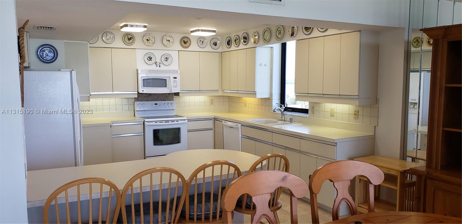 Open kitchen with a window faces north.