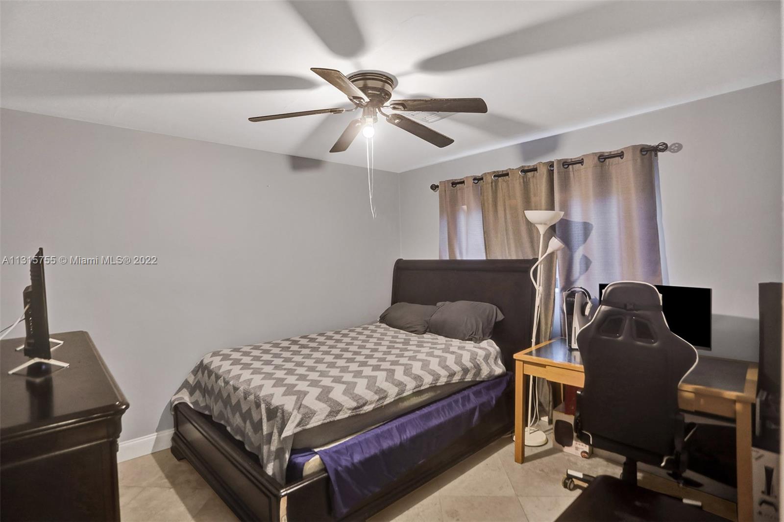 Listing Photo 11
