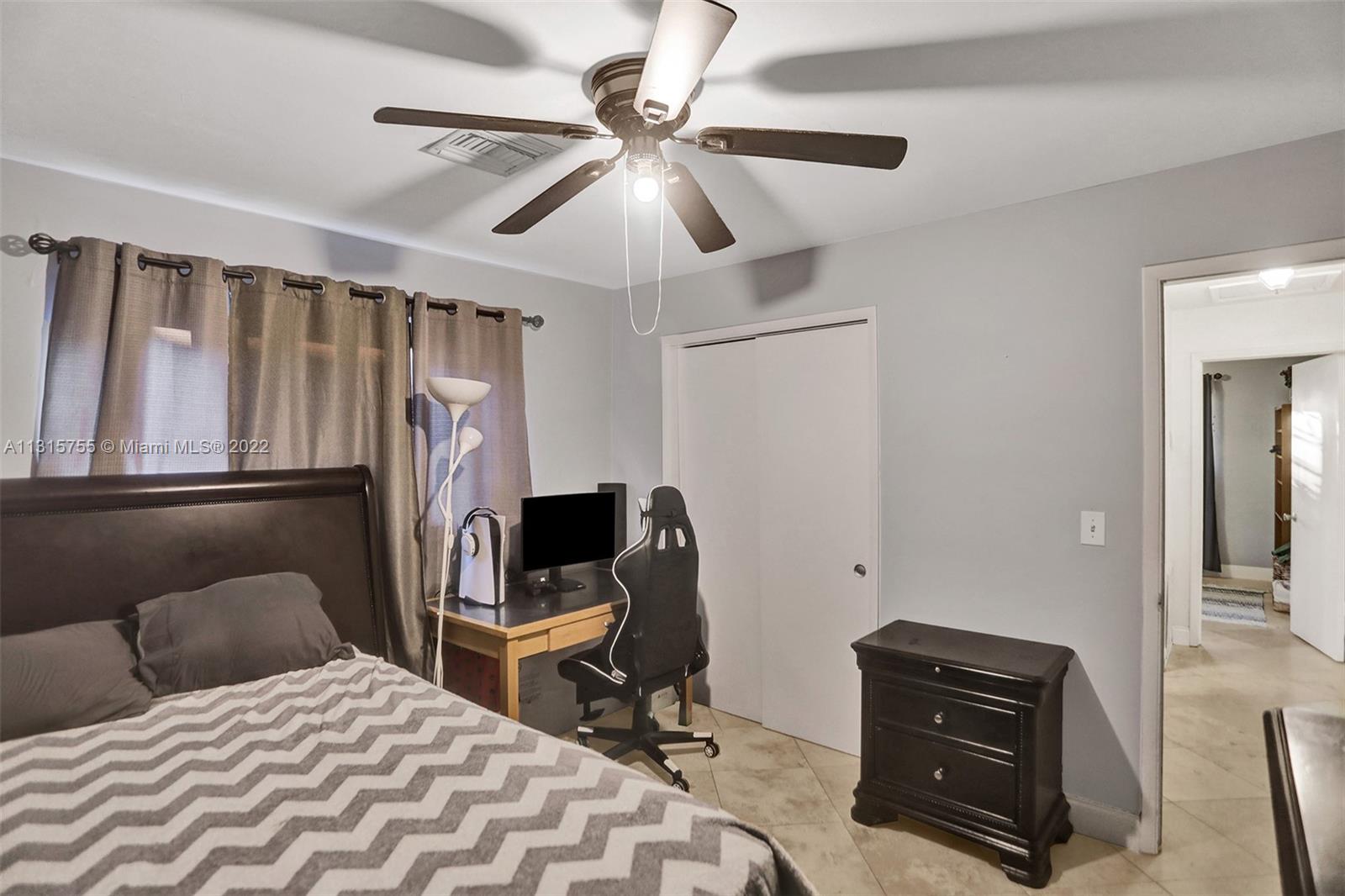 Listing Photo 12