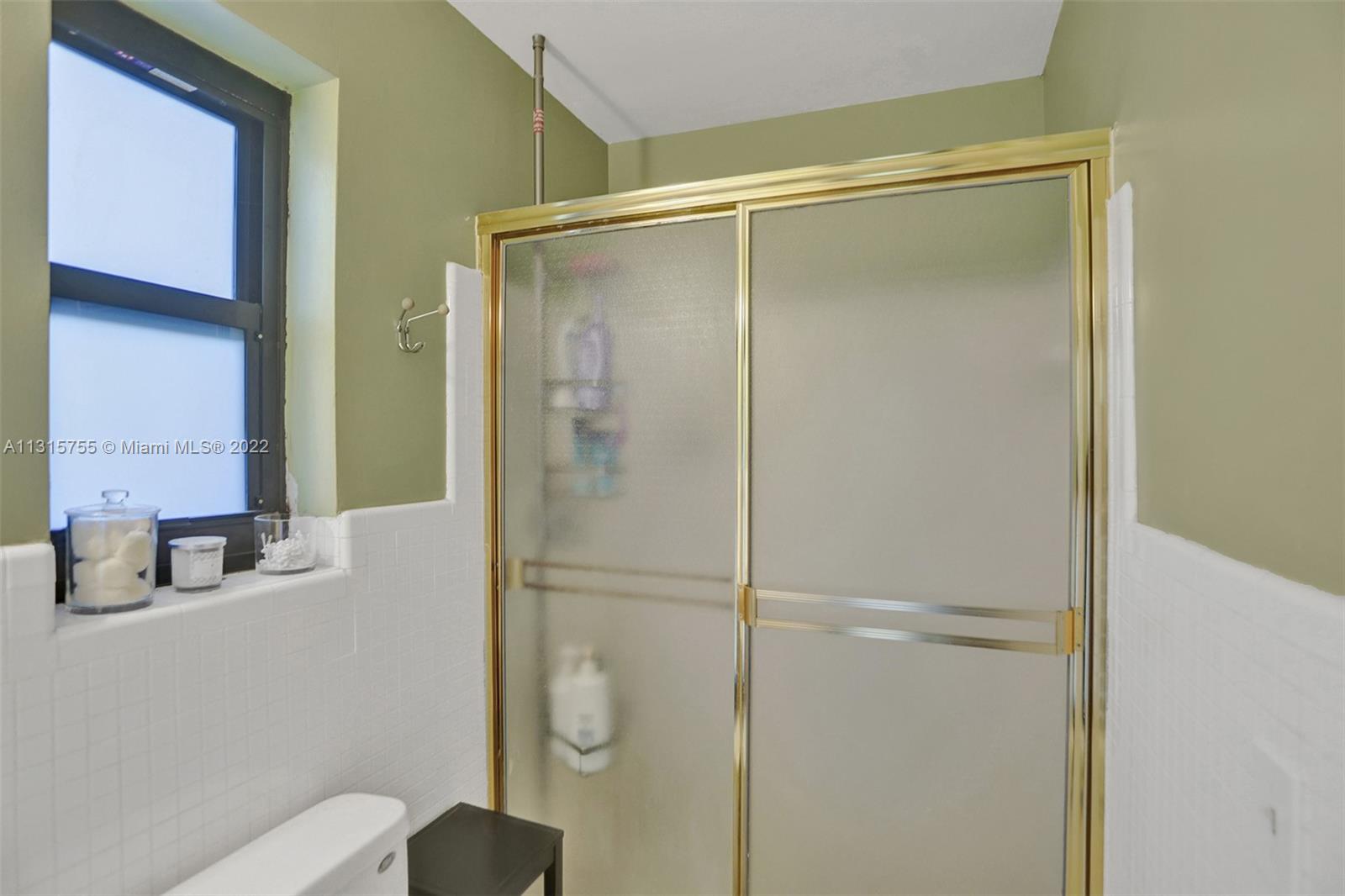 Listing Photo 14