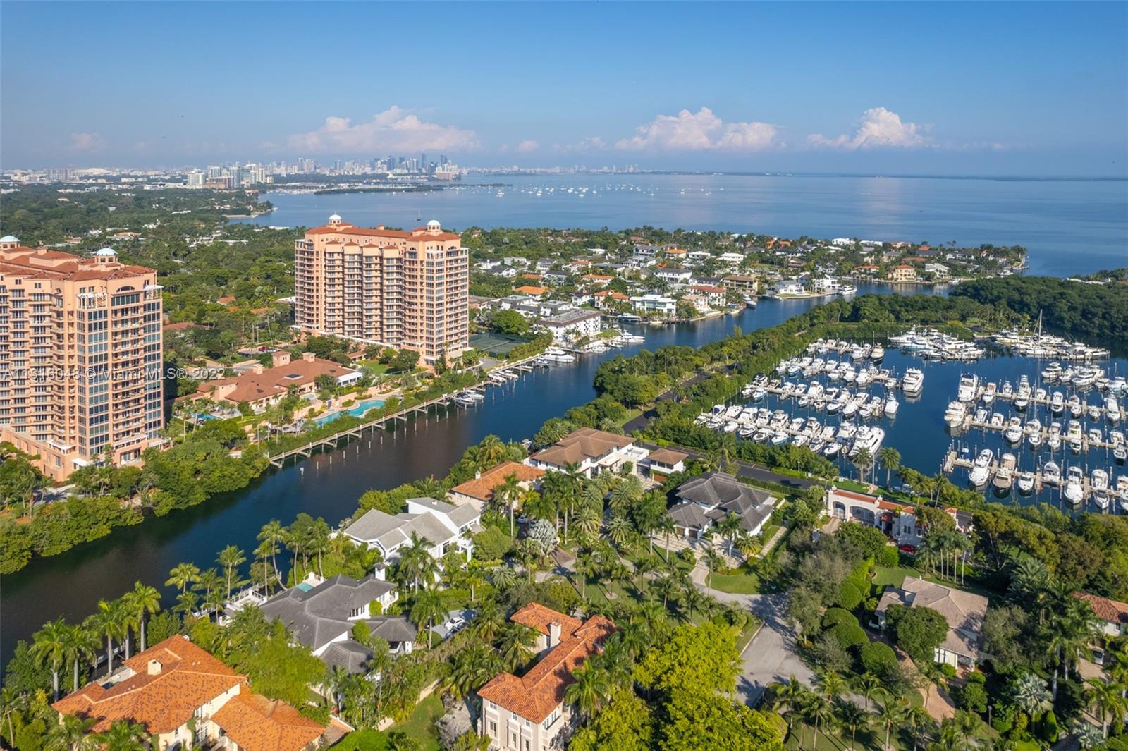 60  Edgewater Dr #5E For Sale A11316048, FL