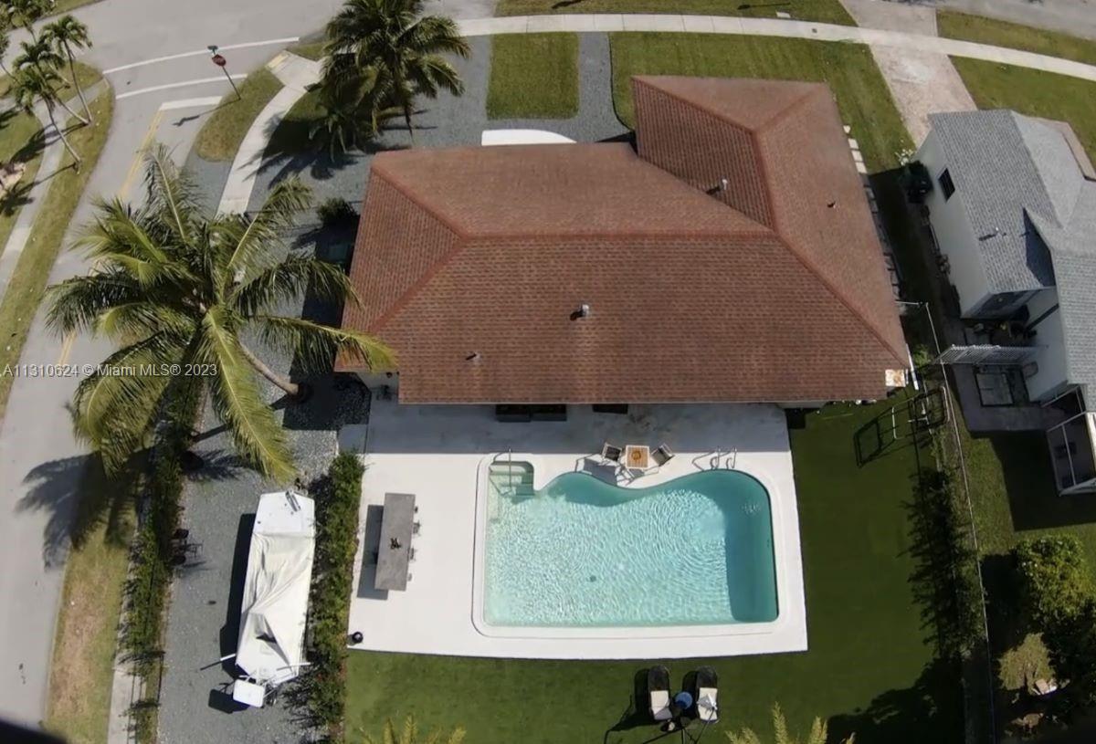 9340 SW 105th Ave  For Sale A11310624, FL
