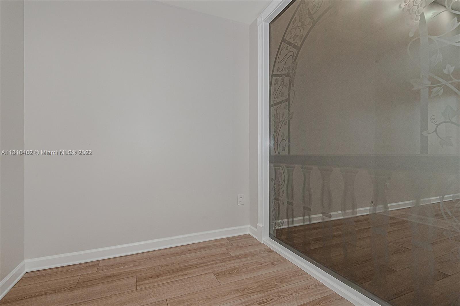Listing Photo 9