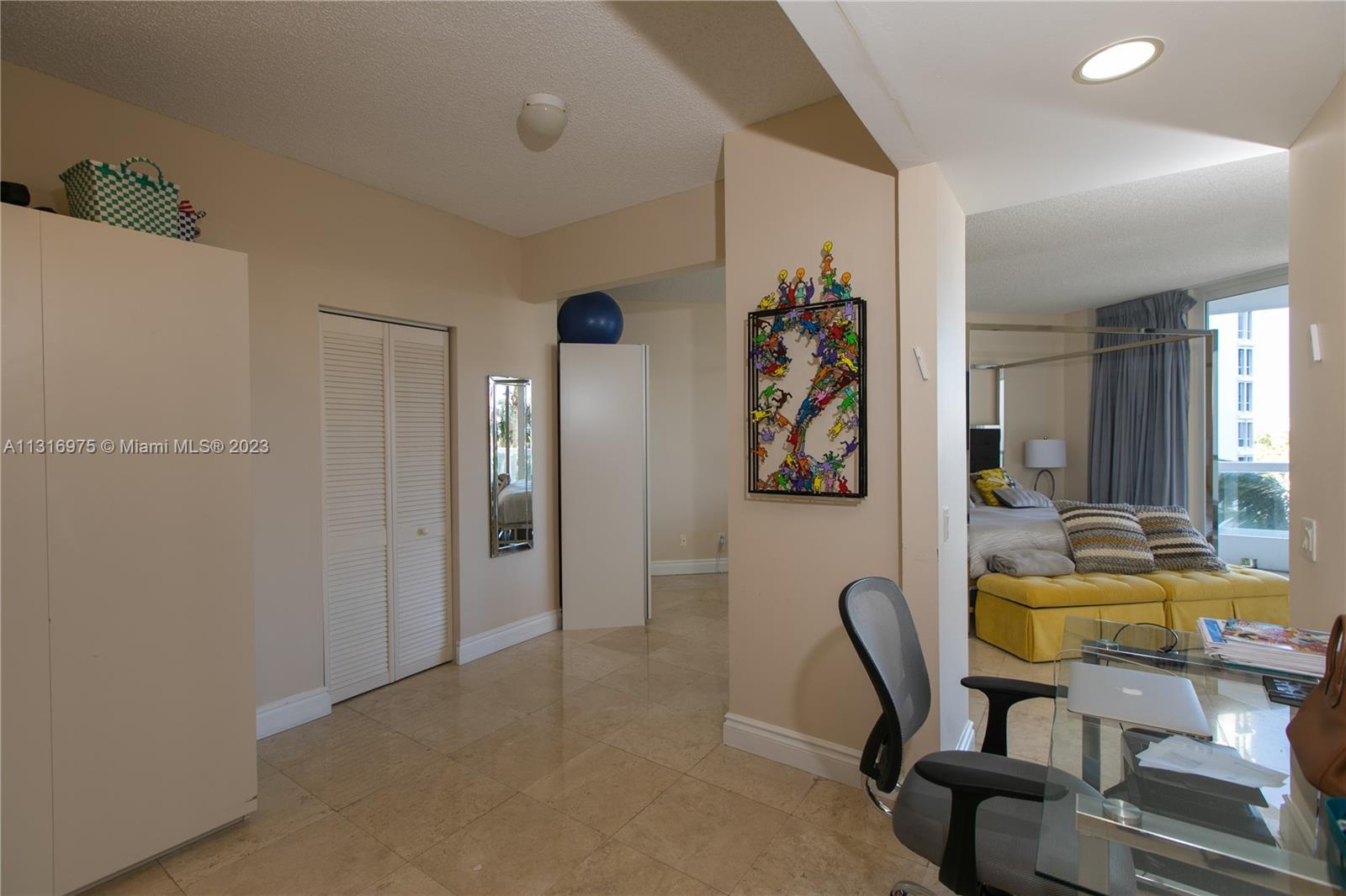 MAIN BEDROOM ENTRANCE