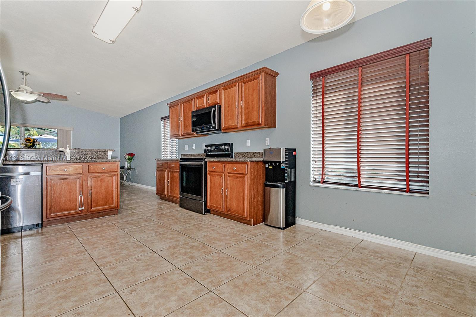 Listing Photo 9