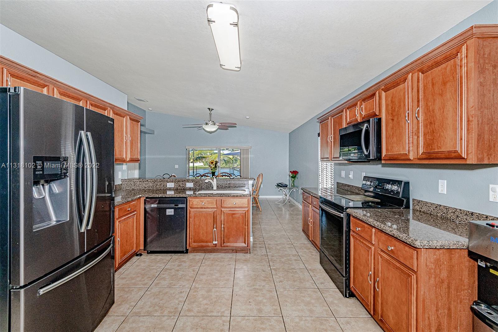 Listing Photo 11