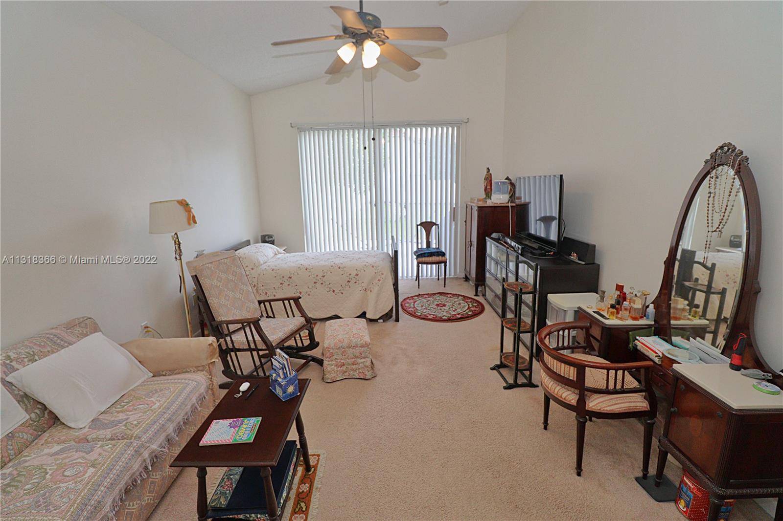 Listing Photo 12