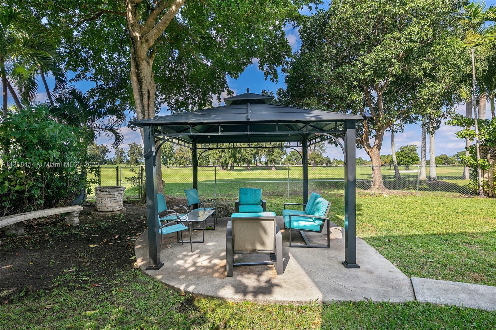 Listing Photo 17