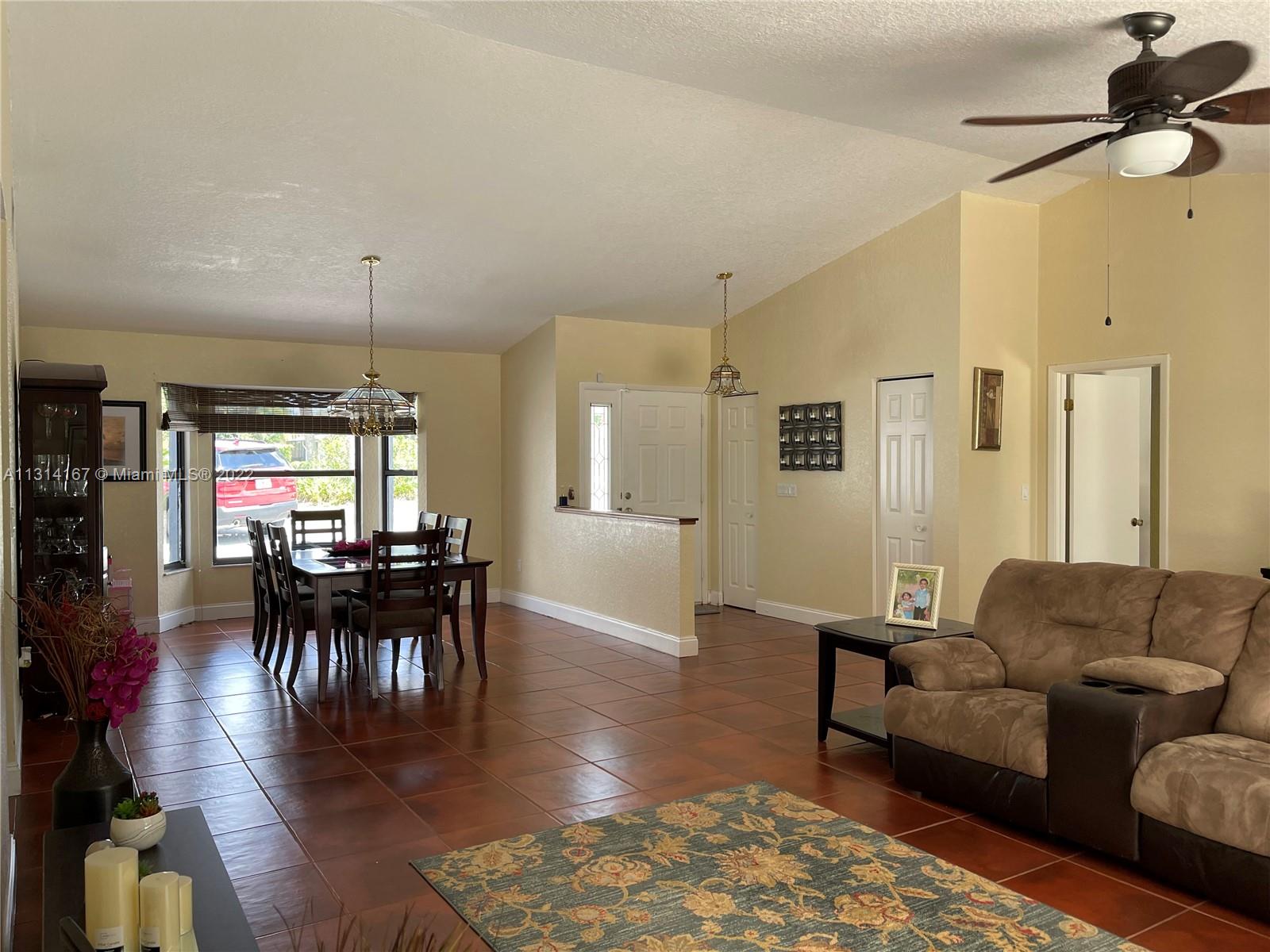 2824 Sunrise Dr