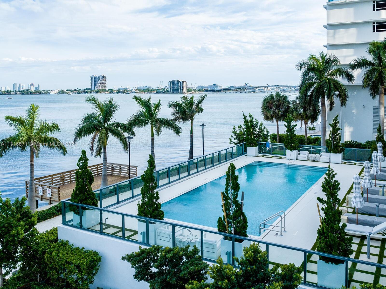 Bayfront Sunrise Pool