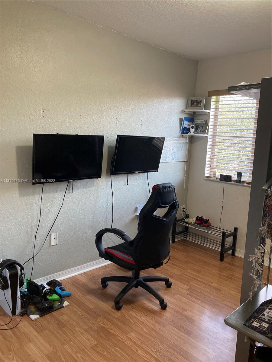 Listing Photo 7