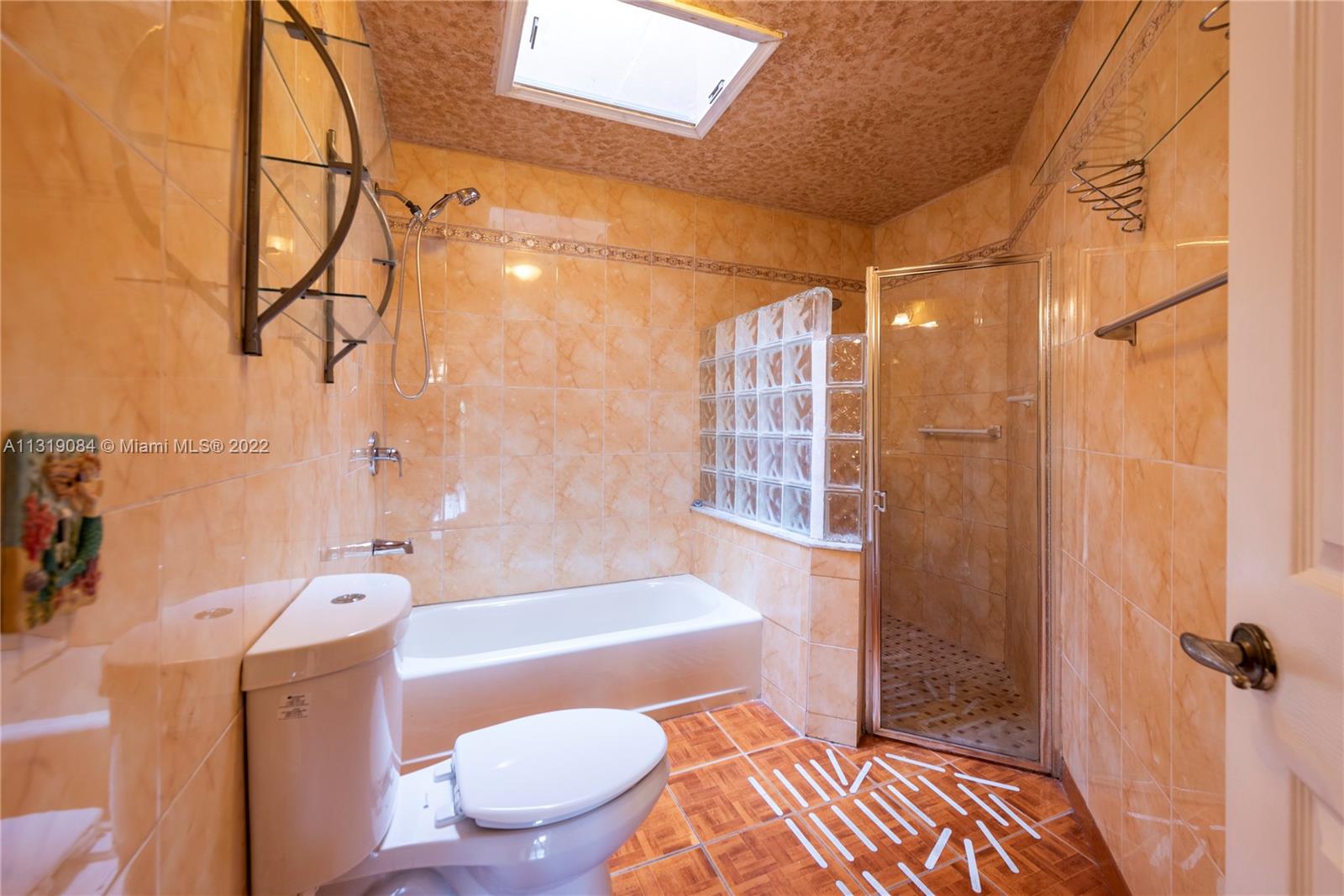Listing Photo 9