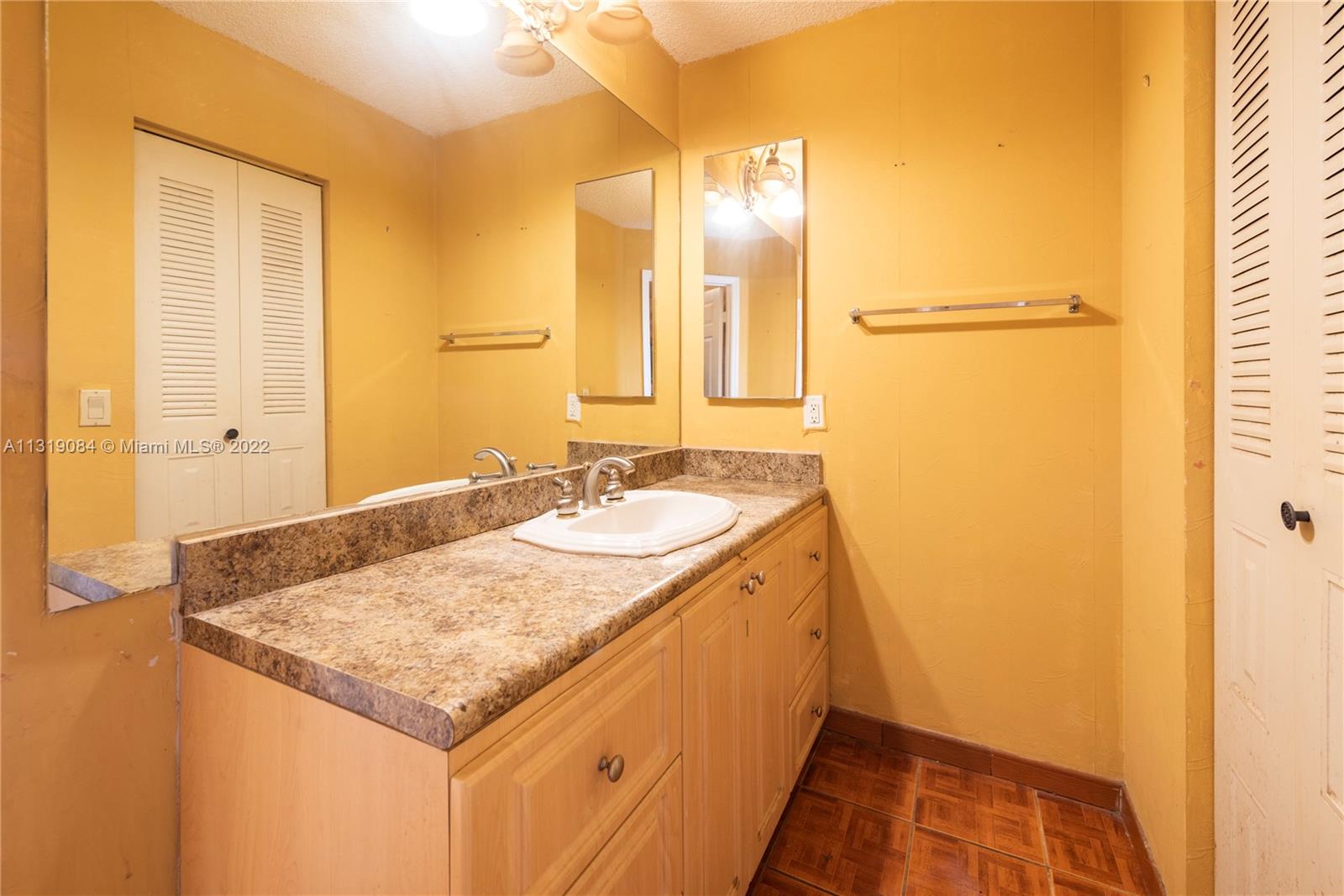 Listing Photo 10