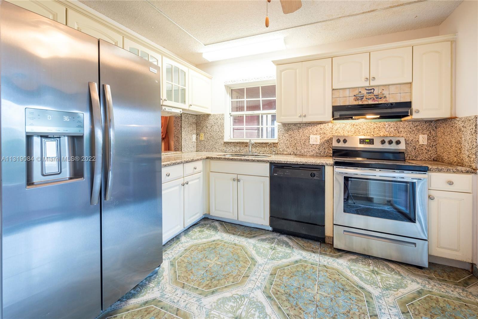 Listing Photo 17
