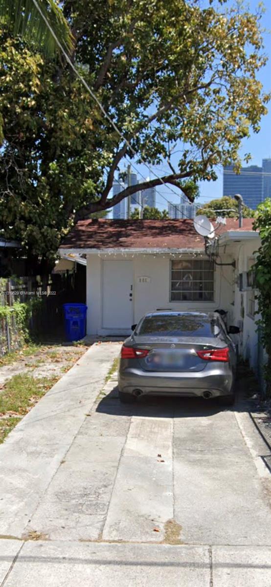 905 SW 9th Ave  For Sale A11319529, FL