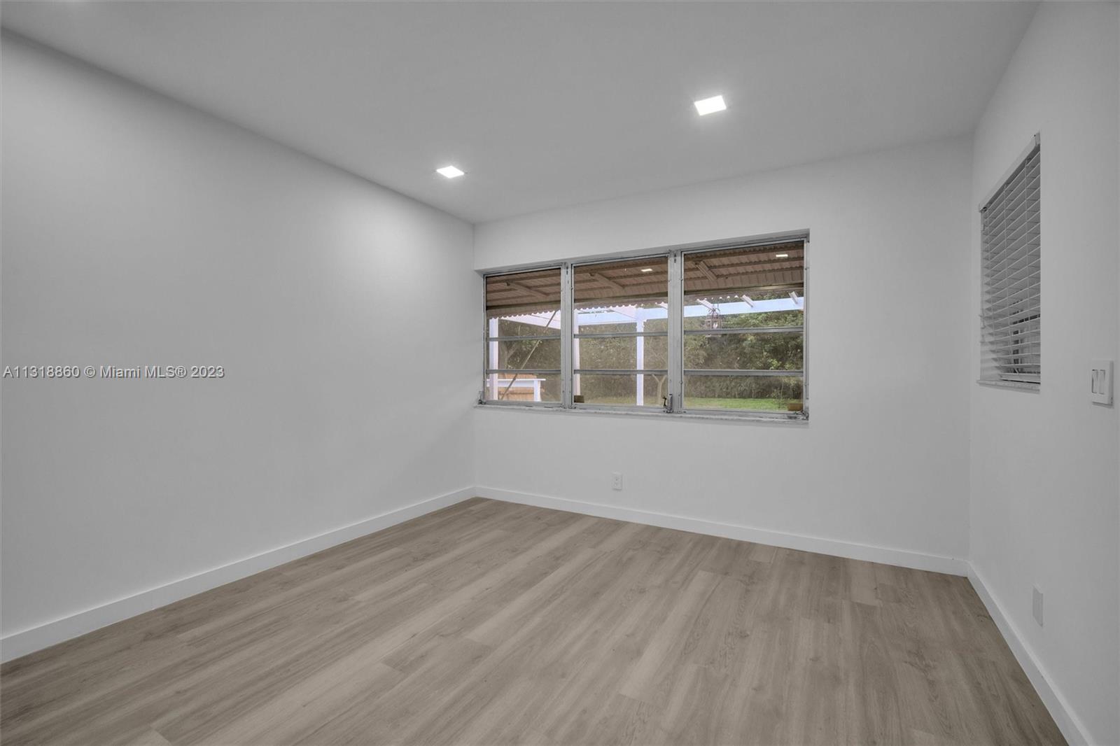 Listing Photo 19