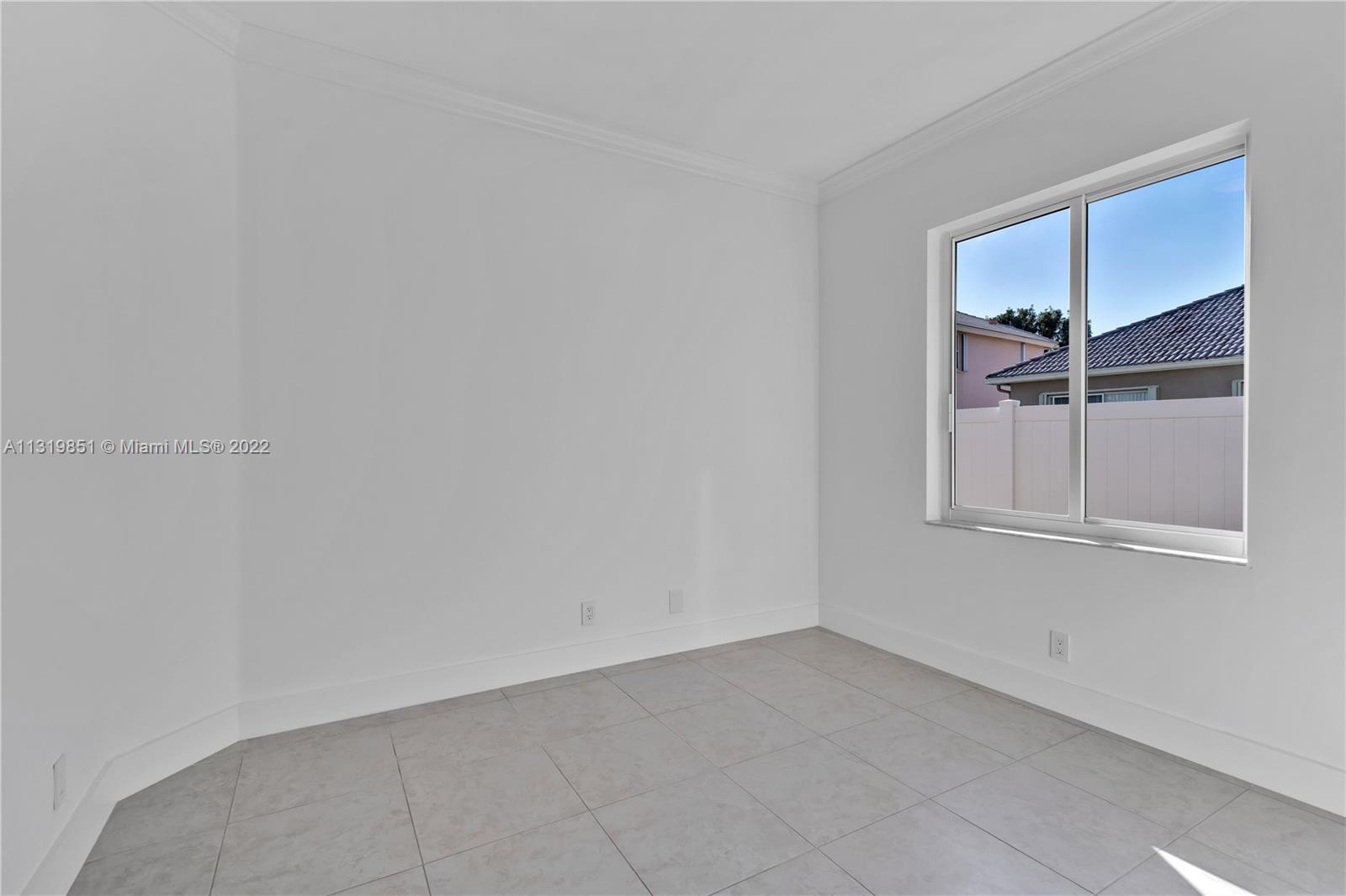 Listing Photo 14