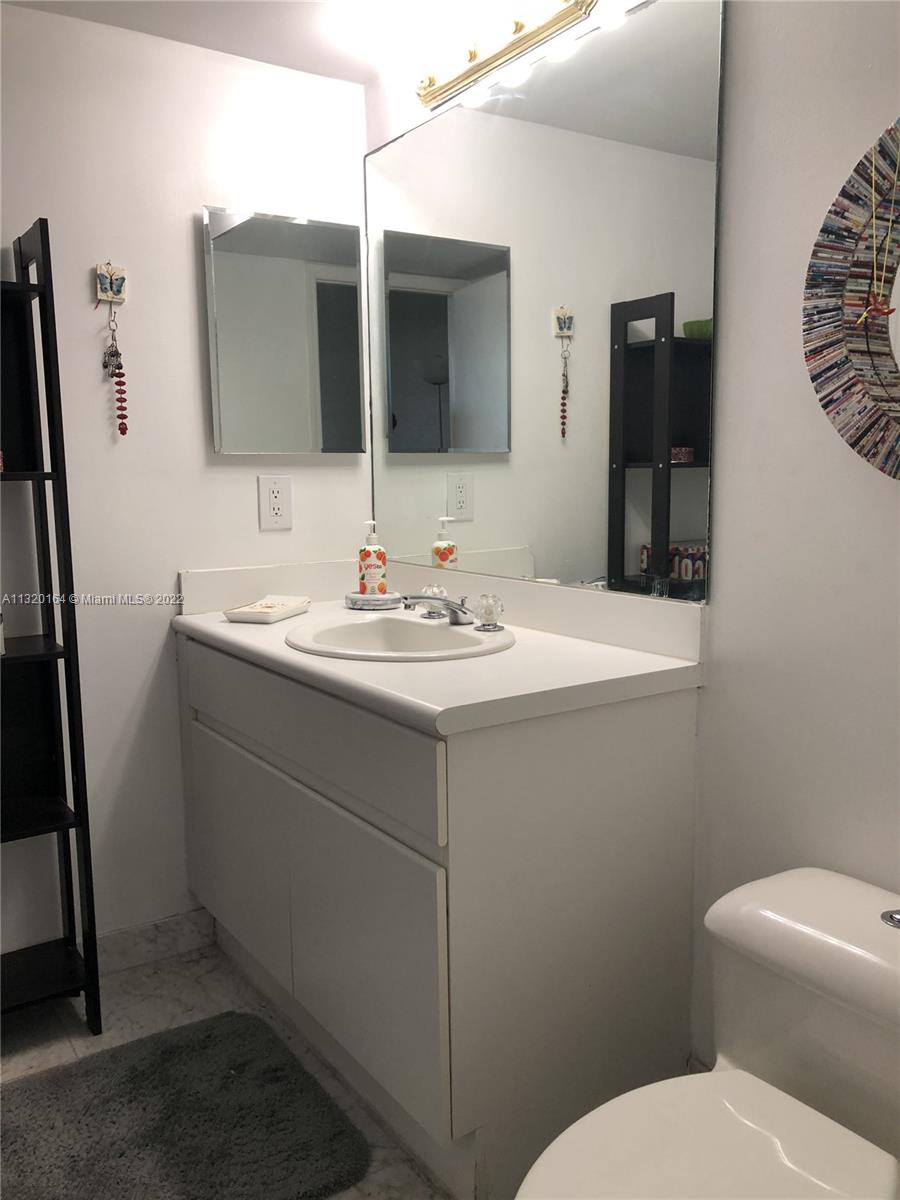 2 BEDROOM WITH TUB