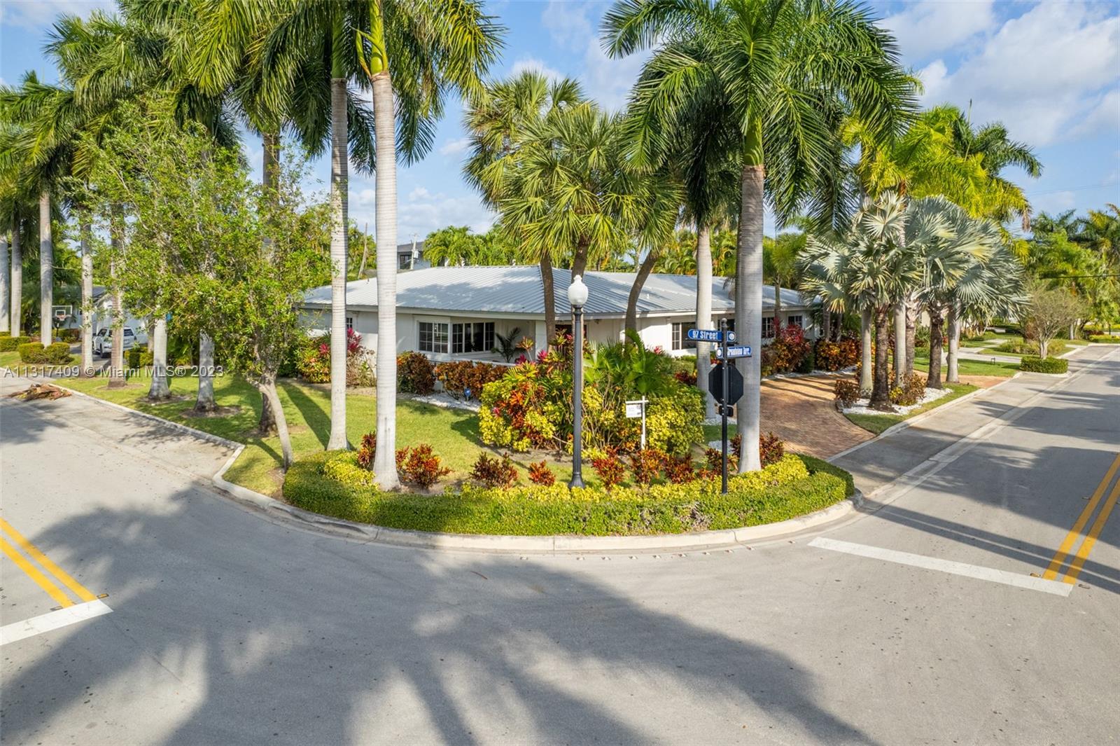 9700  Broadview Ter  For Sale A11317409, FL