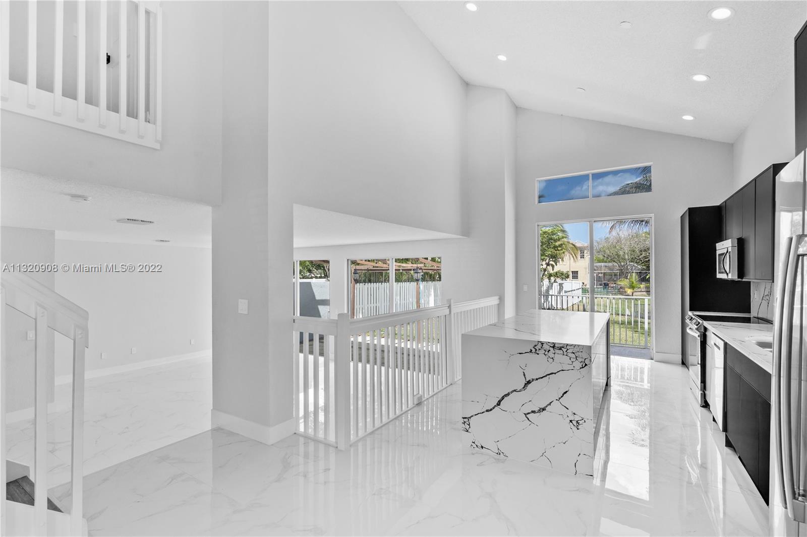 Listing Photo 10