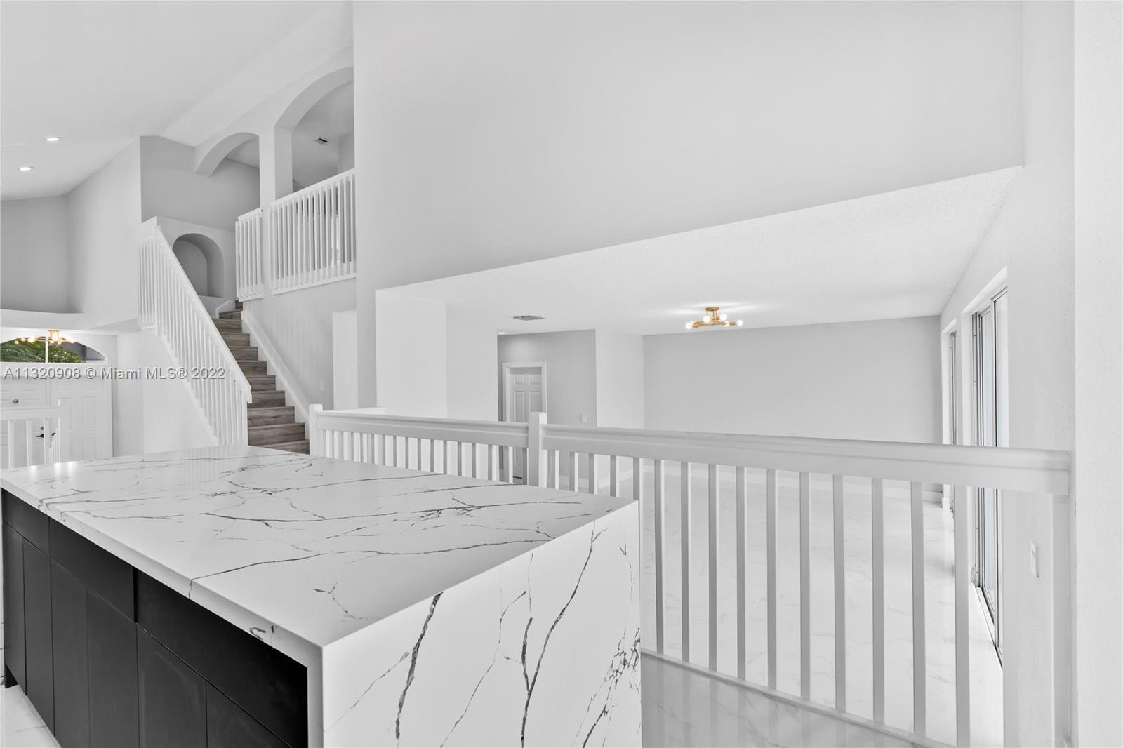 Listing Photo 14