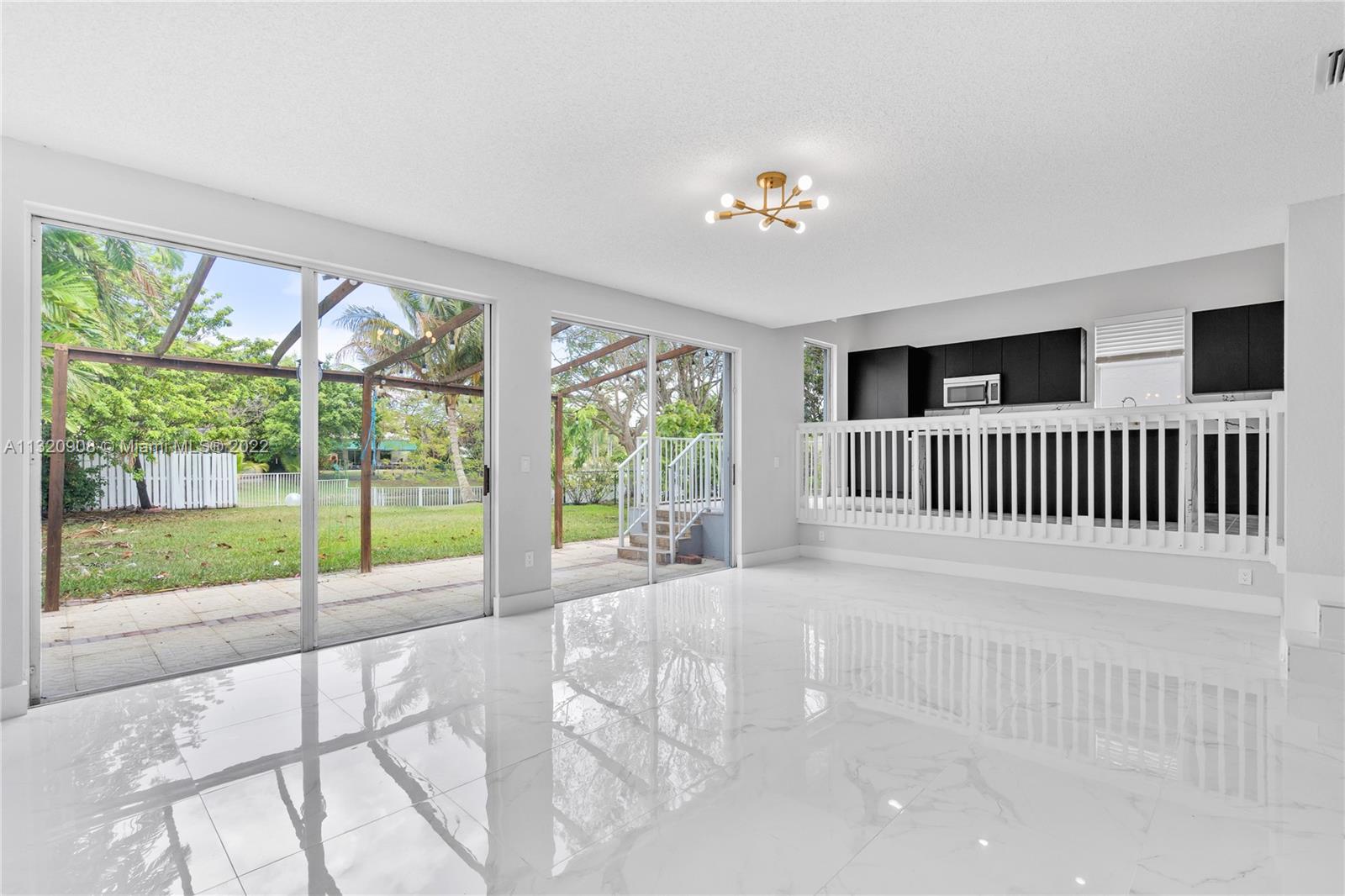 Listing Photo 16
