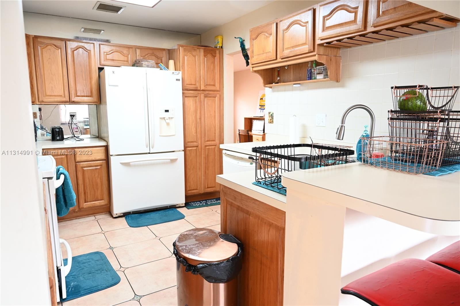 Listing Photo 12
