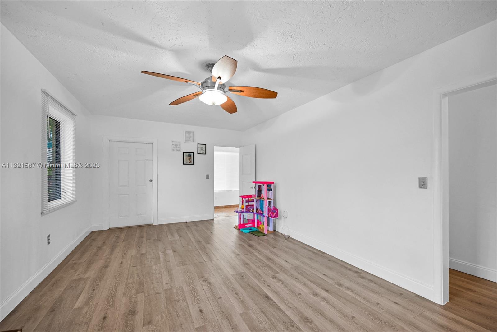 Listing Photo 15