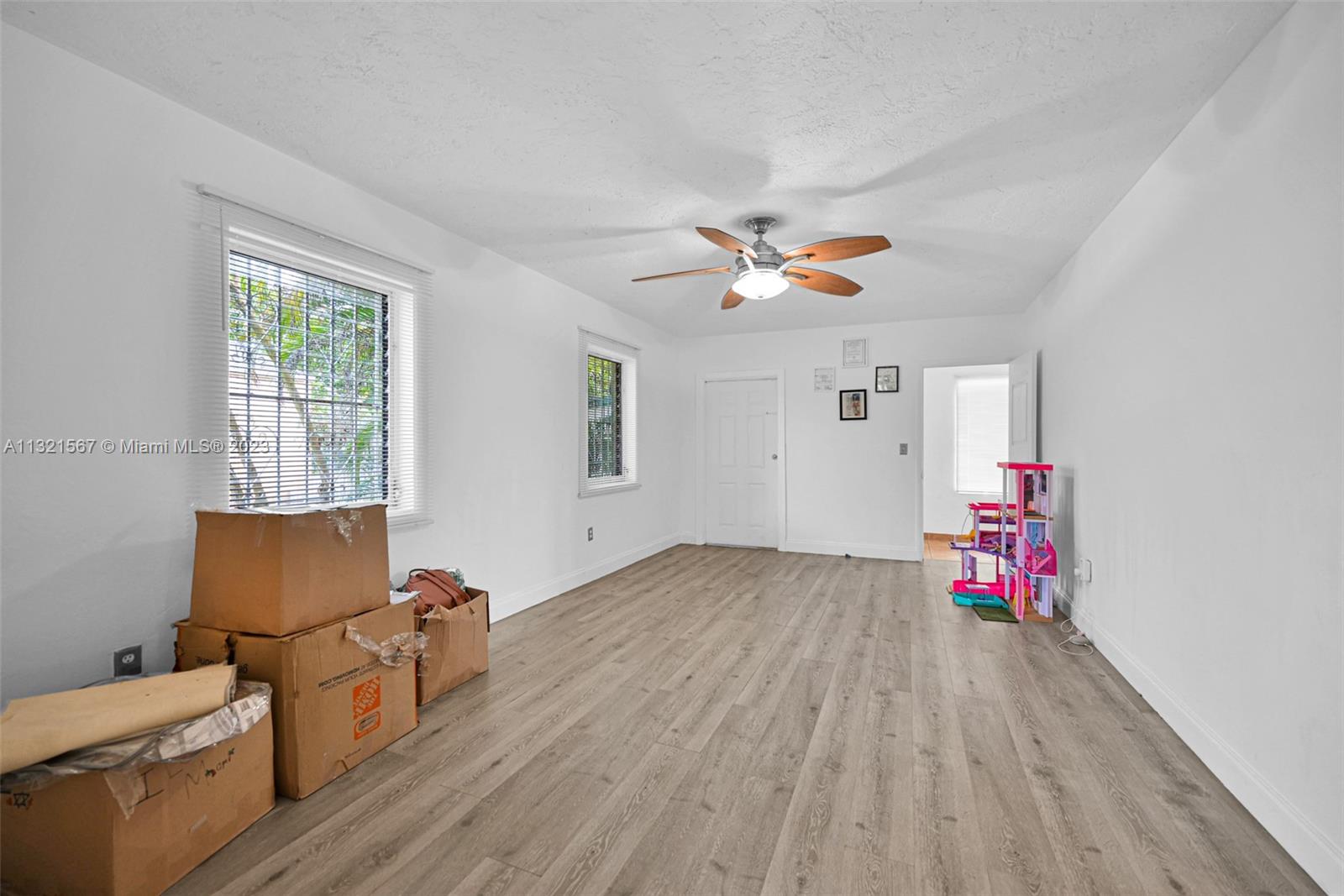 Listing Photo 17