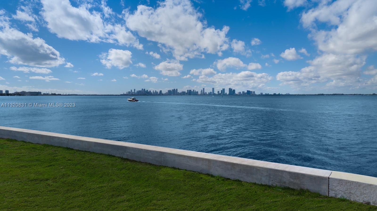 5930 N Bay Rd, Miami Beach, FL 33140
