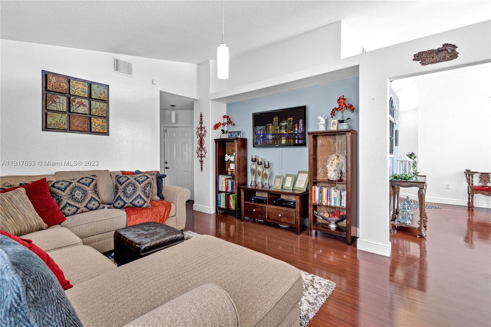 Listing Photo 10