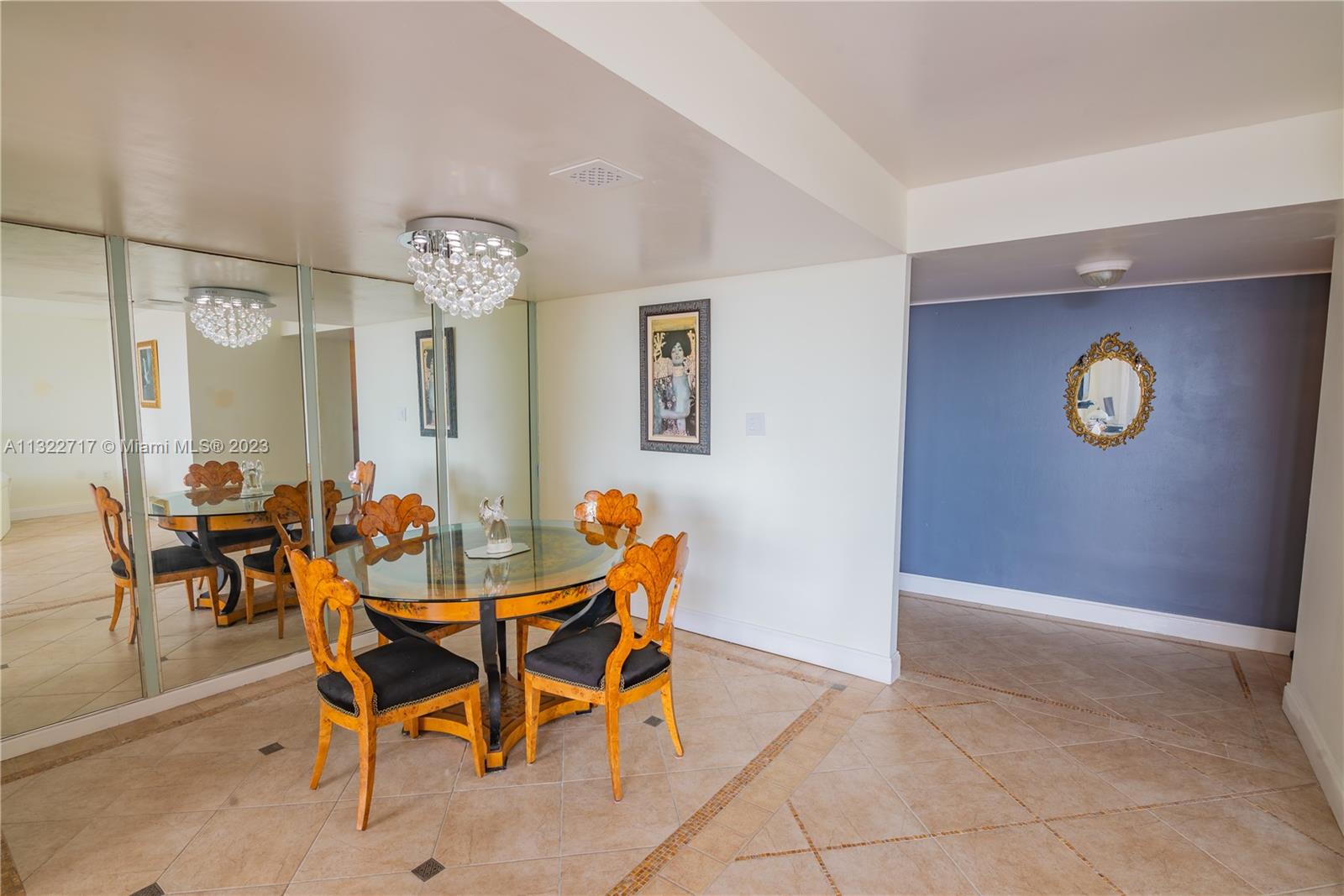 Dining area and entrance to Hallway.