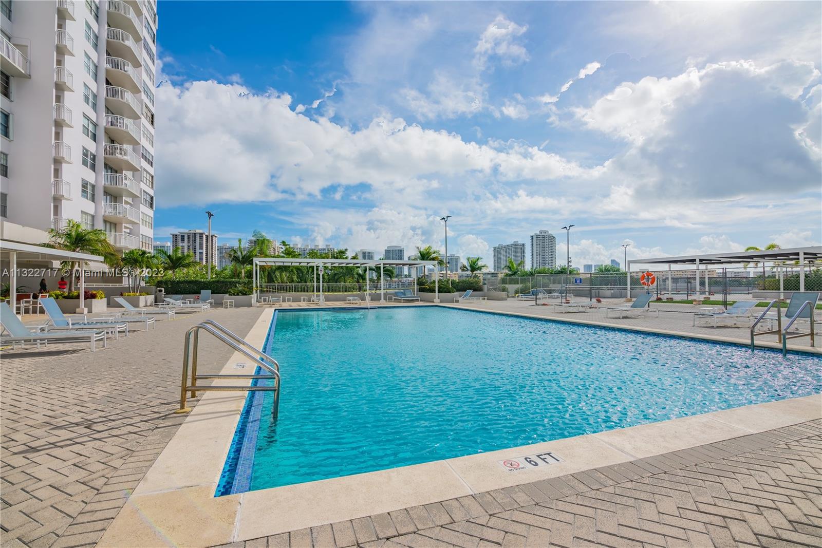 18011 Biscayne Blvd 1001