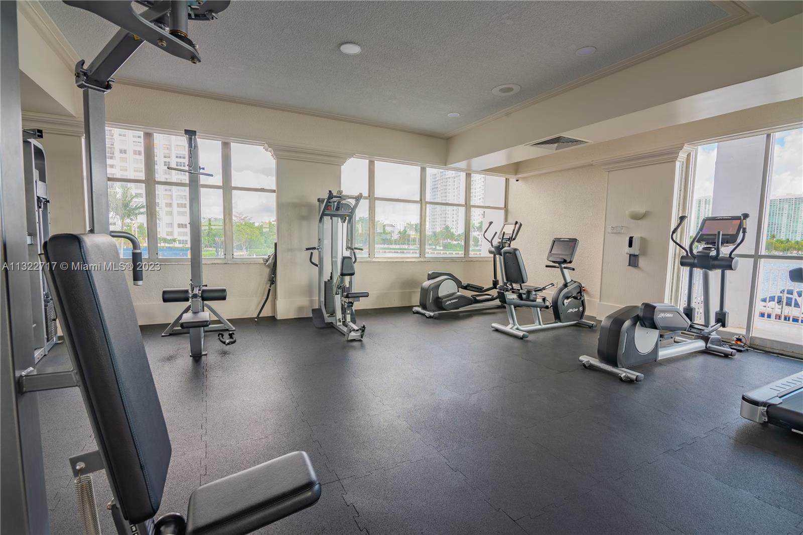 18011 Biscayne Blvd 1001