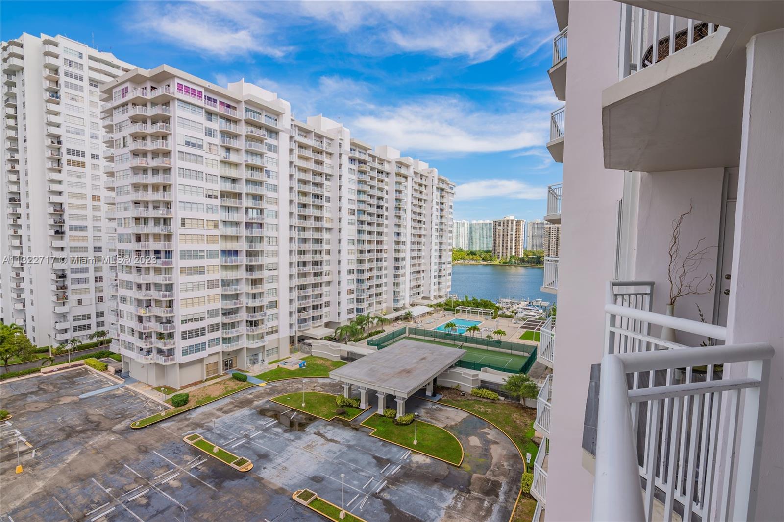 18011 Biscayne Blvd 1001