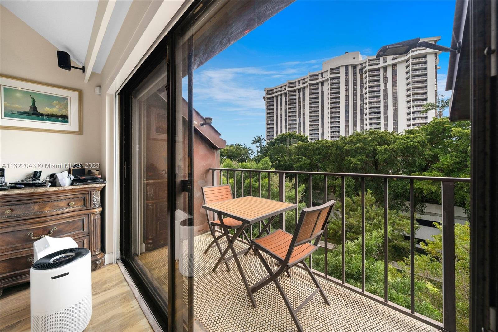 Uncover Miami's Hidden Treasure at Quayside with the LARGEST townhome in the community. Enjoy ultimate club living with this stunning 4-story townhouse featuring a private elevator, 5 bedrooms + a Massive Den/Family Room, 6 bathrooms, and a master bedroom with 20ft vaulted ceilings. Spread over 4,800 SF, this townhome boasts breathtaking views of the tropical landscape and water. Quayside is a true gem in Miami, offering a private marina, world-class tennis facilities with in-house professionals, a marina restaurant with stunning water views, state-of-the-art gym, spa, and 32 acres of lush landscaped property. Don't miss out on this once in a lifetime opportunity for unparalleled luxury living.