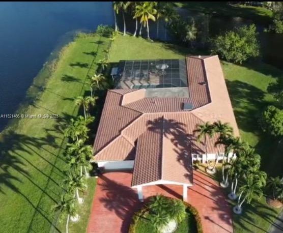330 Golfview Dr
