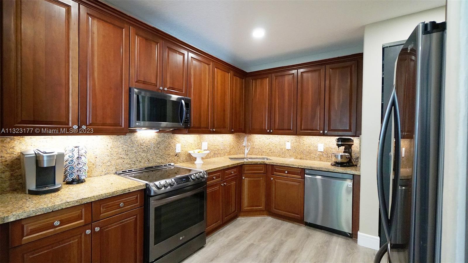 Listing Photo 19