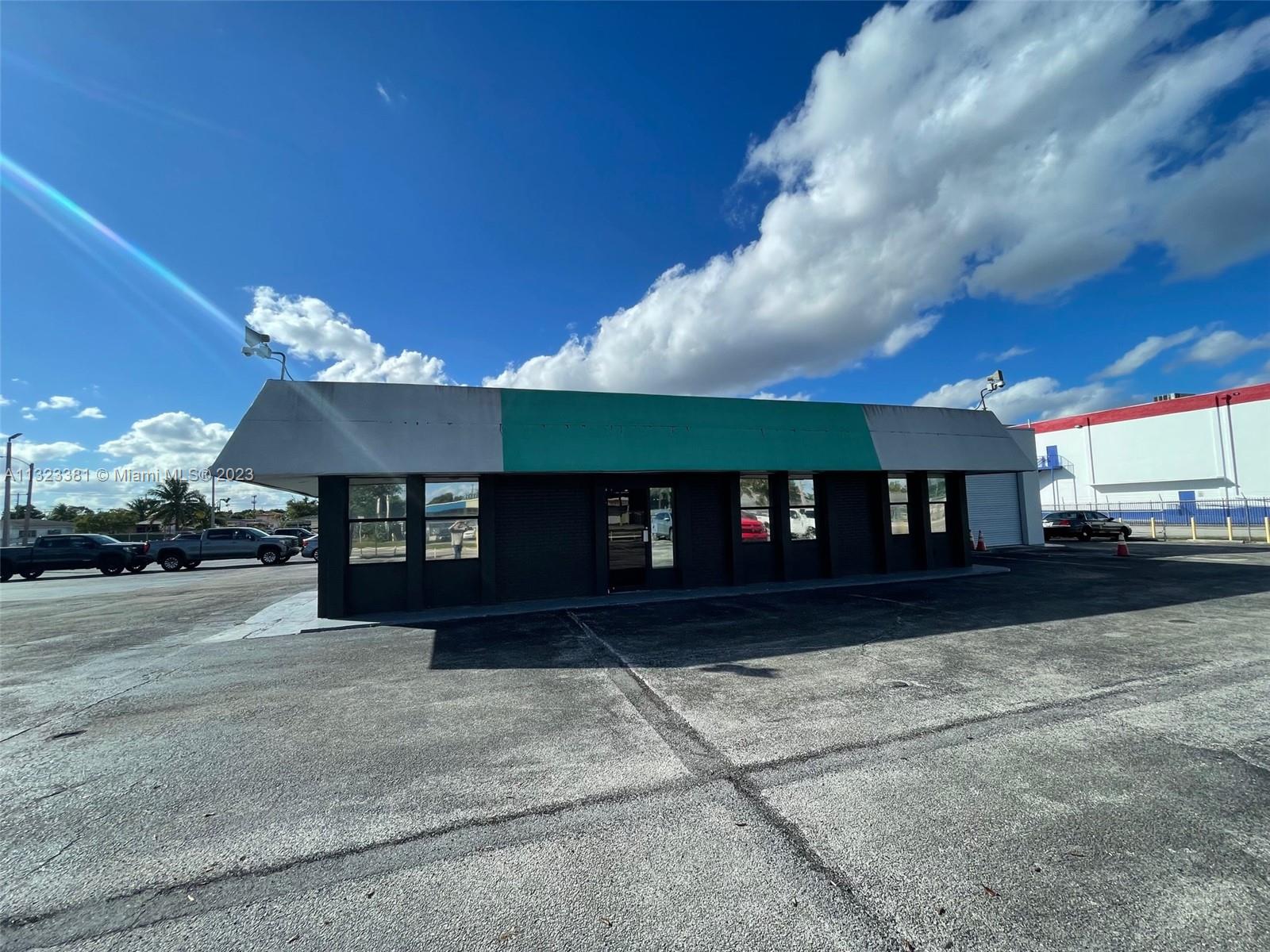LOCATED RIGHT OFF I-95 AMAZING OPPORTUNITY TO LEASE 1.258 ACRES OF AUTO AND INDUSTRIAL USE! FULLY GATED AND READY TO BE TRANSFORMED INTO AN EXOTIC CAR RENTAL, DEALERSHIP, ETC... CALL LISTING AGENT FOR APPOINTMENT!