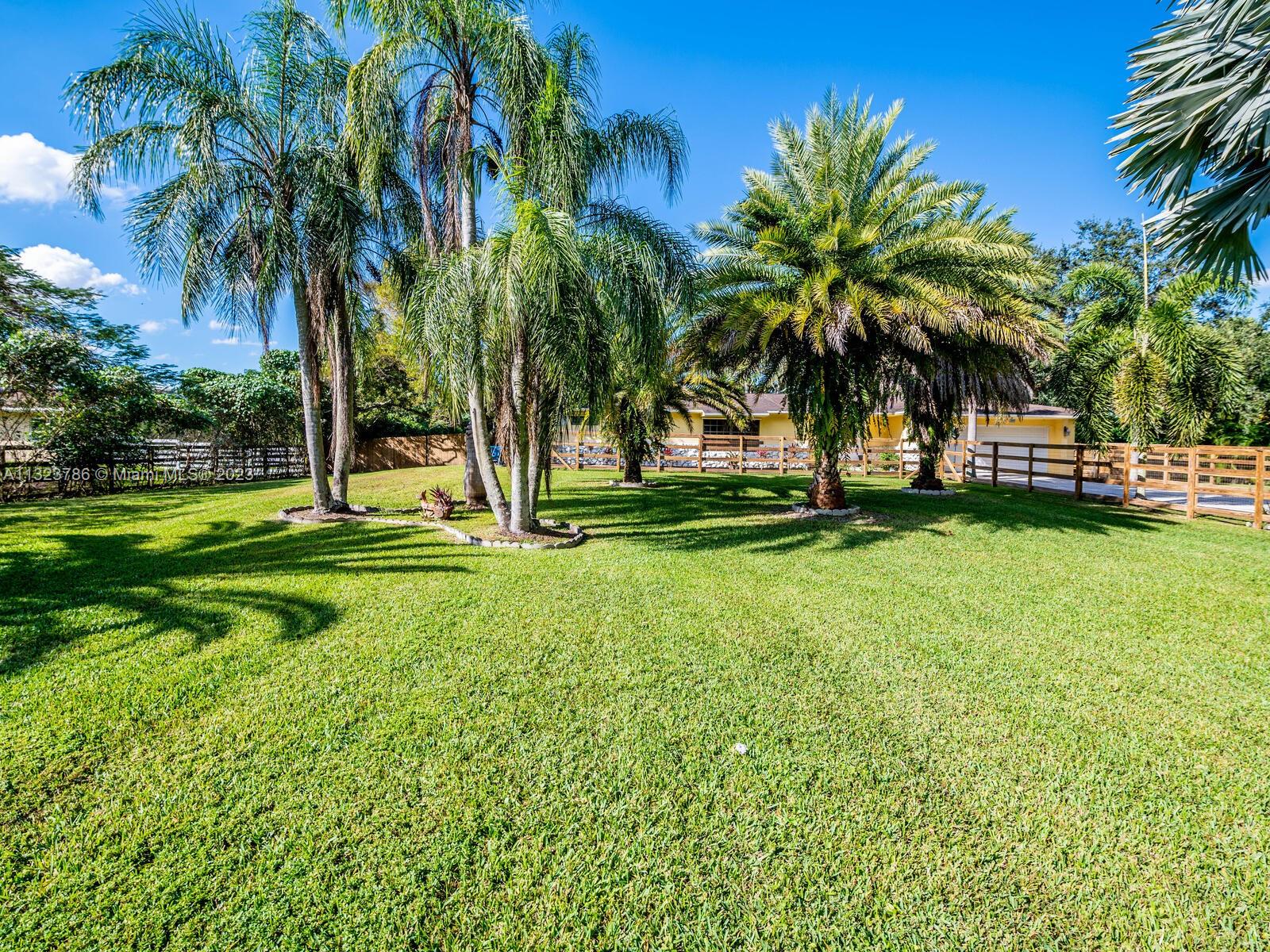 Listing Photo 12