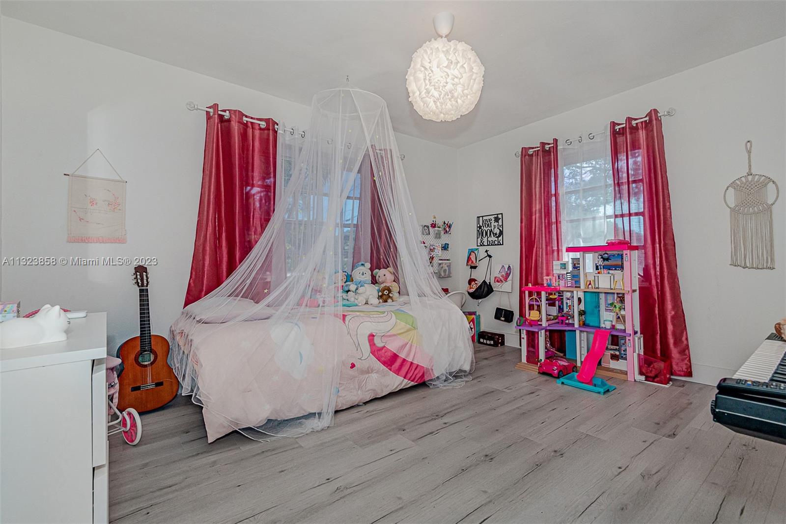 Listing Photo 10