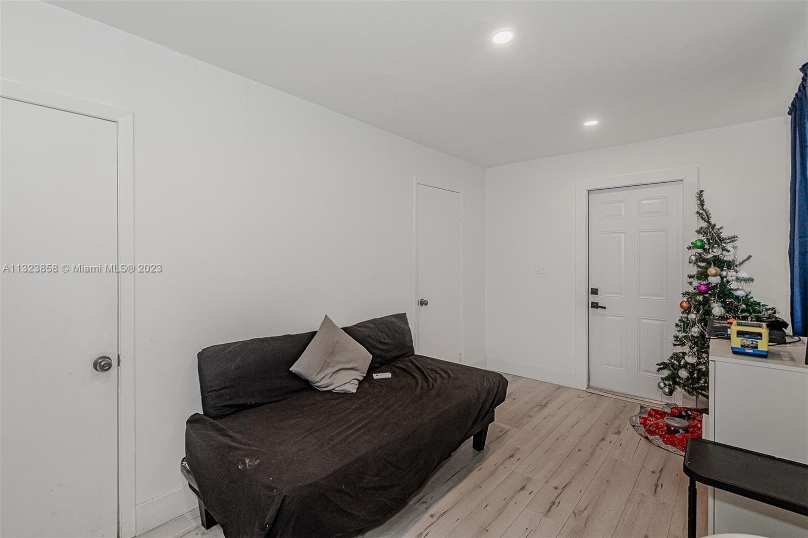 Listing Photo 23