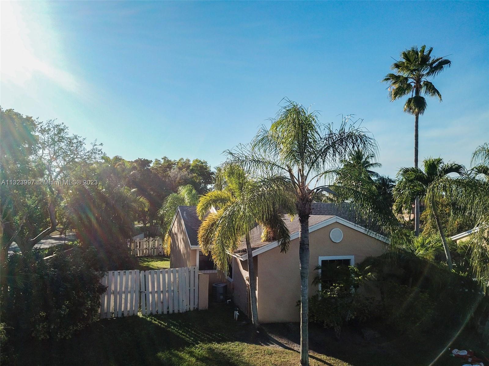 1051  Meadowwood Ter  For Sale A11323997, FL