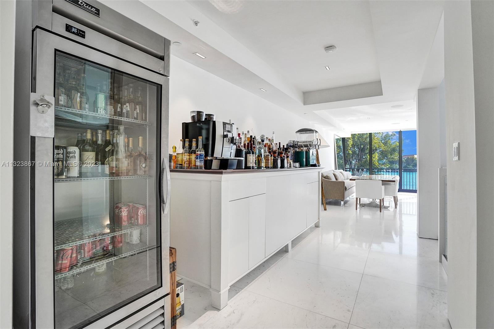 Bar area with 2 ice machines (pellet and large format ice)