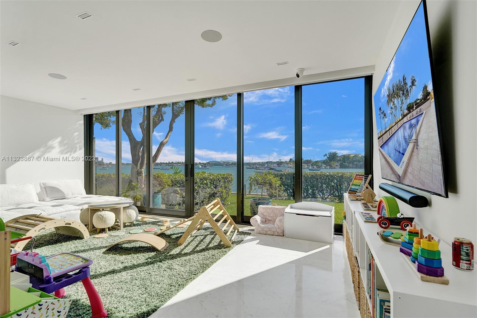 Ground floor family room/playroom/entertainment space