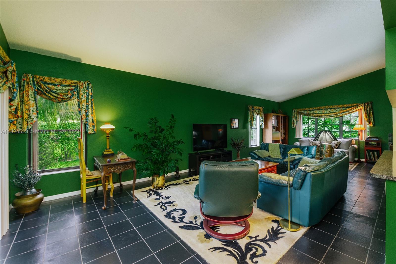 Listing Photo 17
