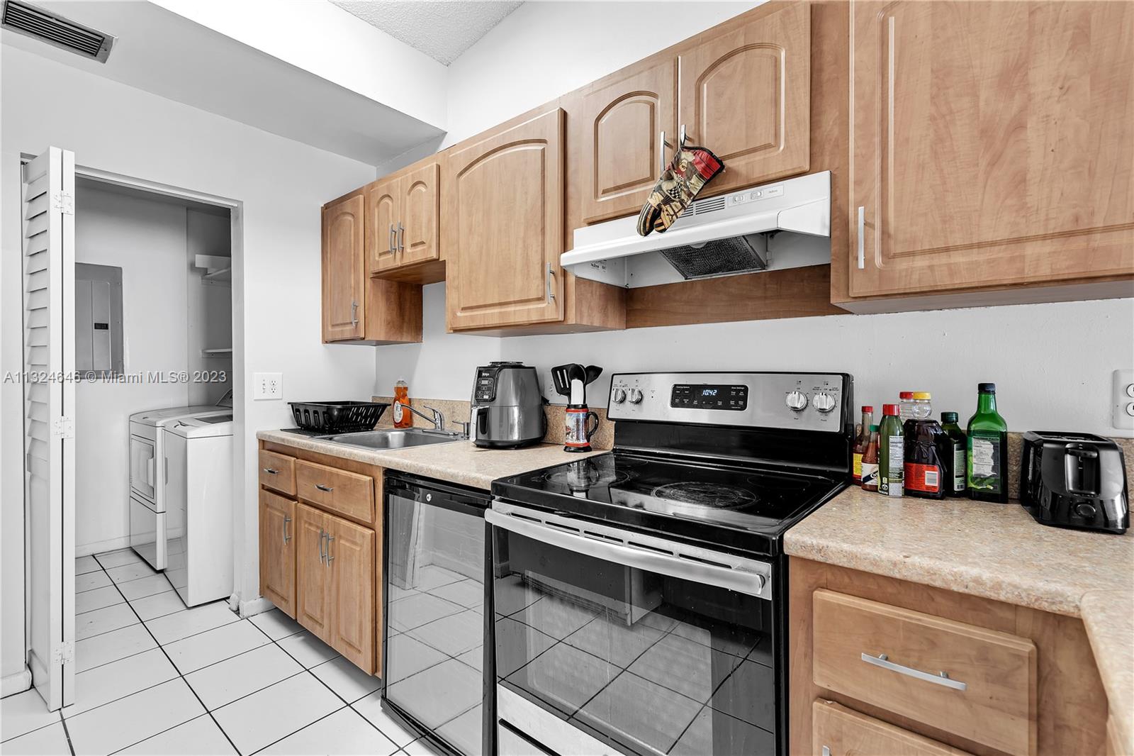 Listing Photo 9