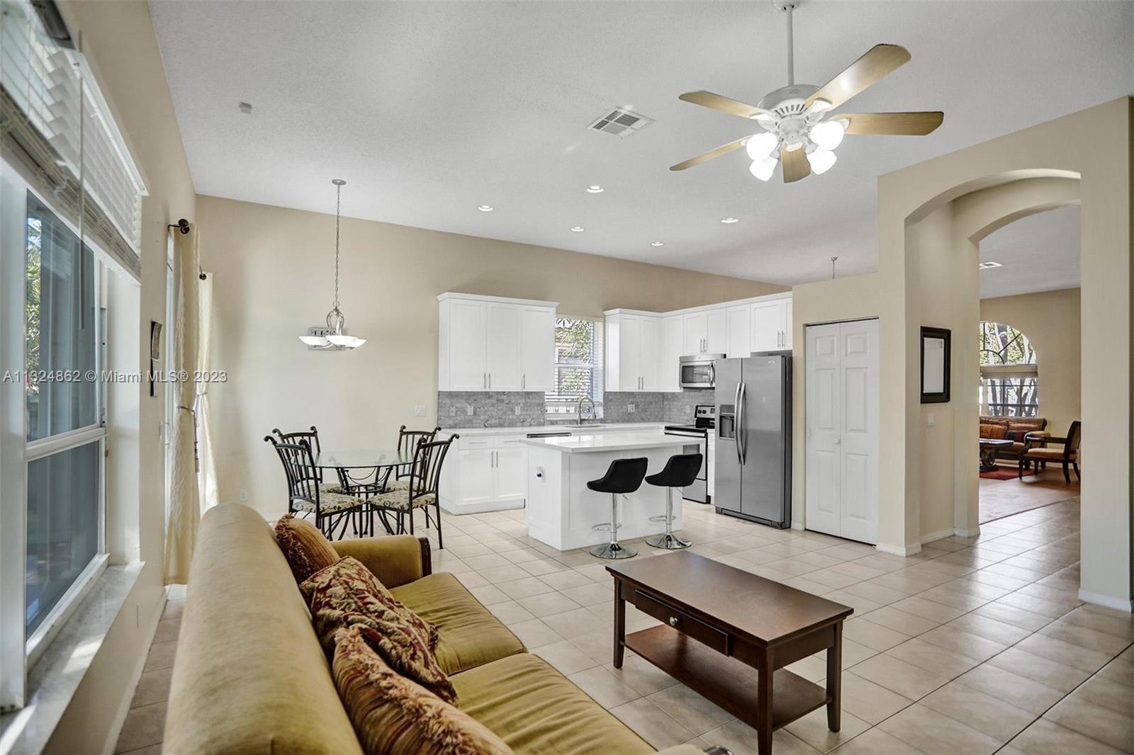 Listing Photo 8