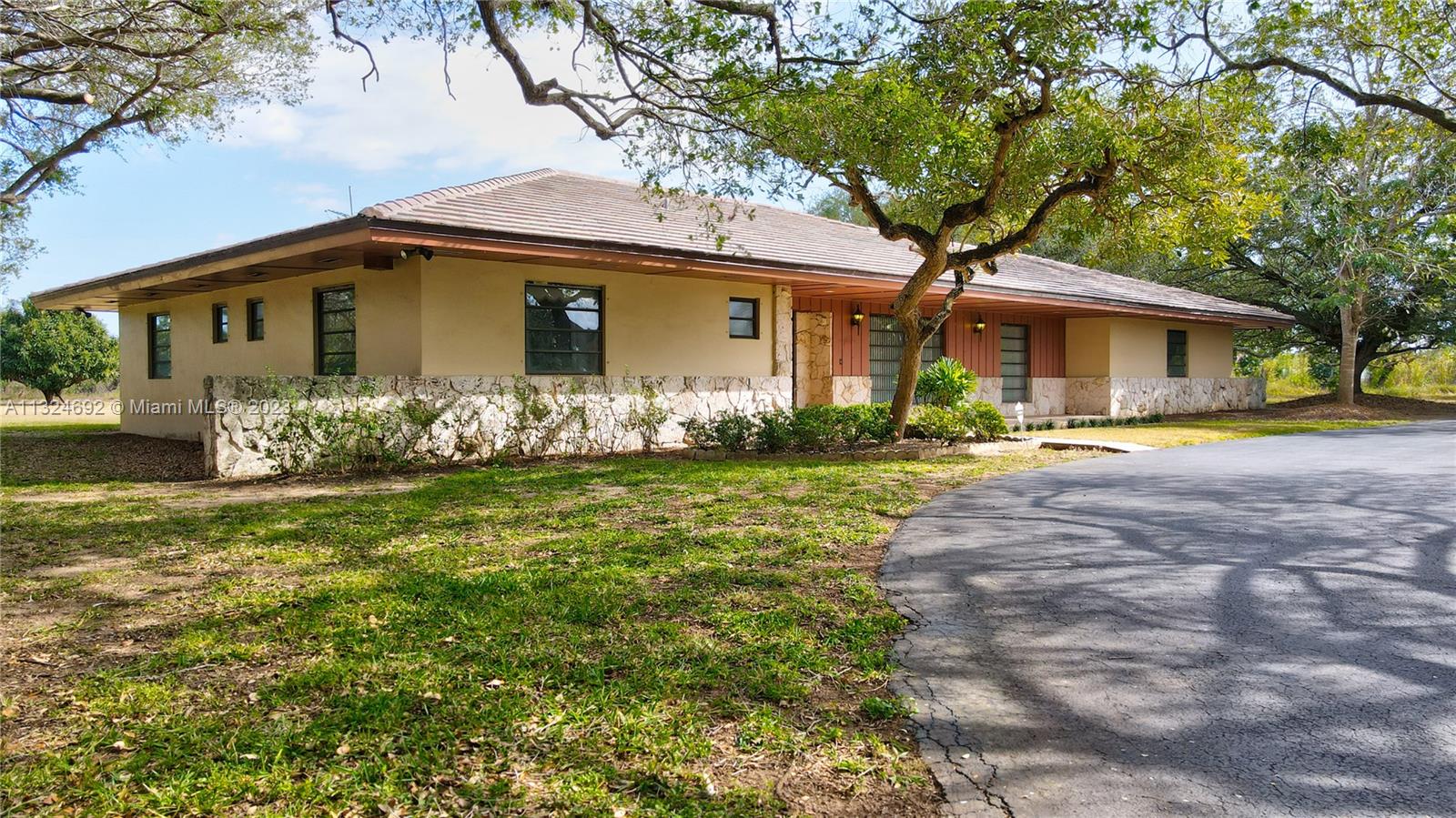 24901 SW 157th Ave  For Sale A11324692, FL