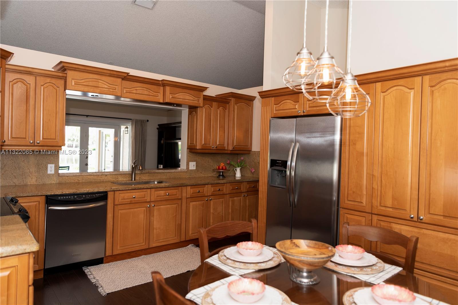 Listing Photo 10
